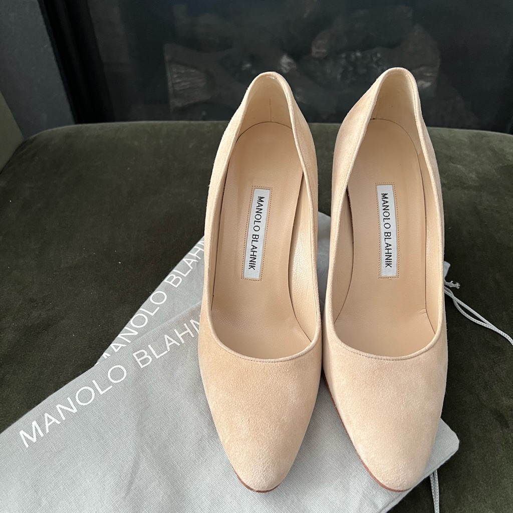 Manolo Blahnik Tucciototo Beige Suede Block Heel Pumps Size 37